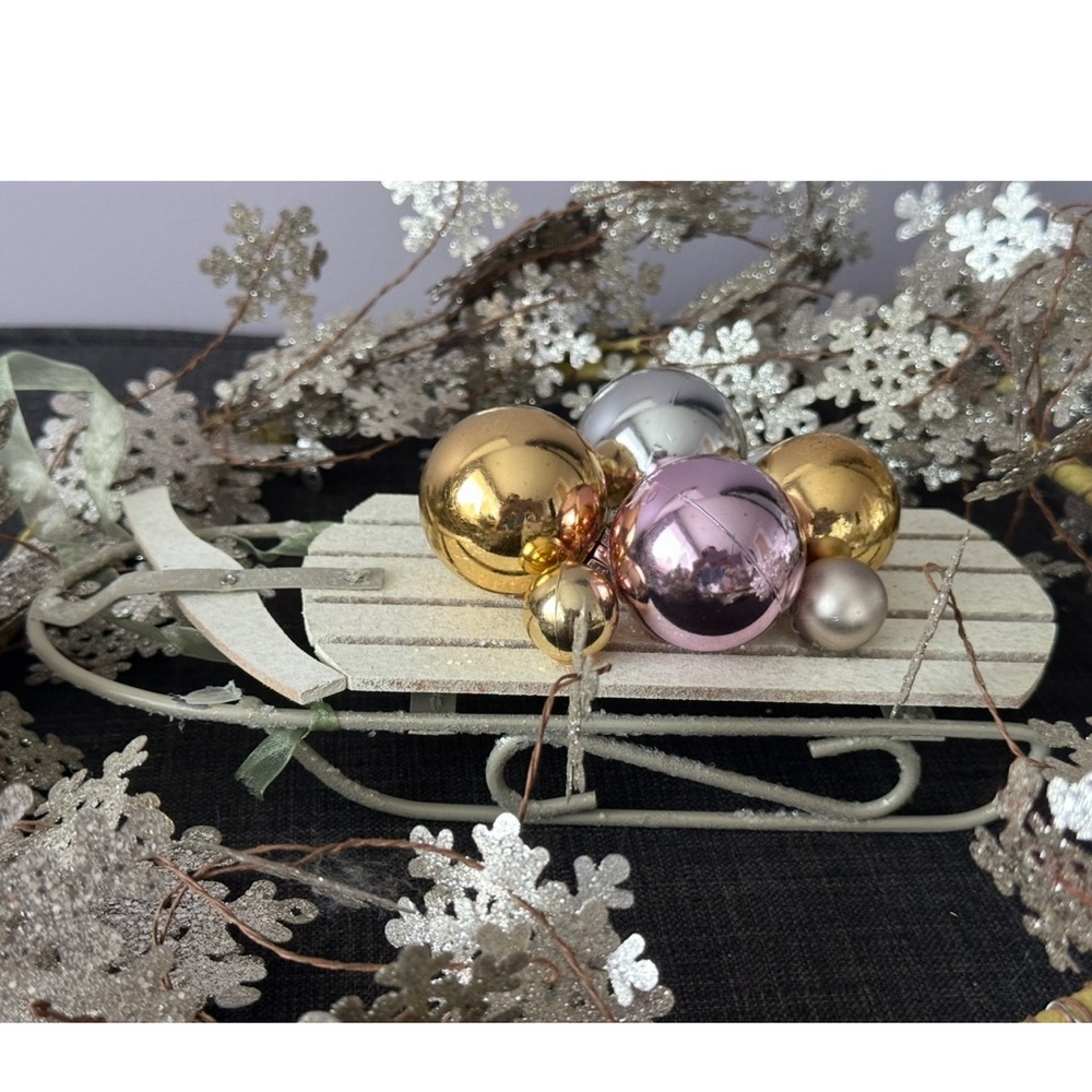 GIFT 🎁 IDEA Large Decorative Sled with Metallic Ornaments